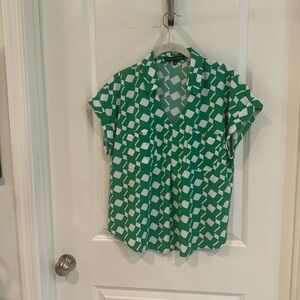 End of summer clear out 🔥Make an offer!! Adrienne Vittadini Blouse